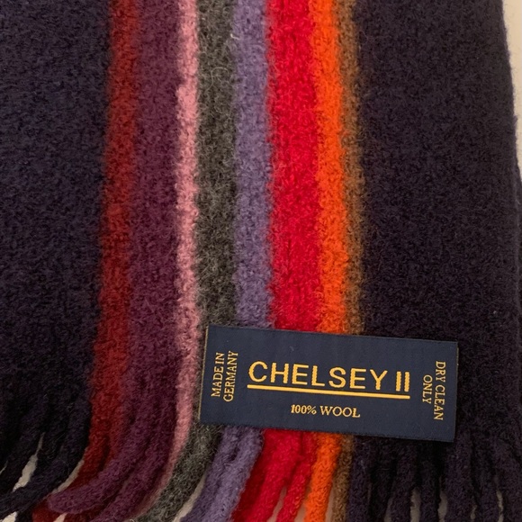 CHESLEY II Scarf - Picture 2 of 2